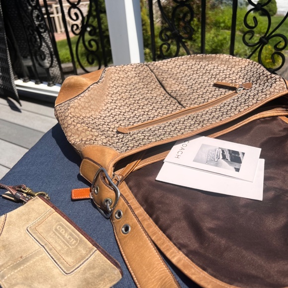 Coach crossbody bag and wristlet - Picture 3 of 4